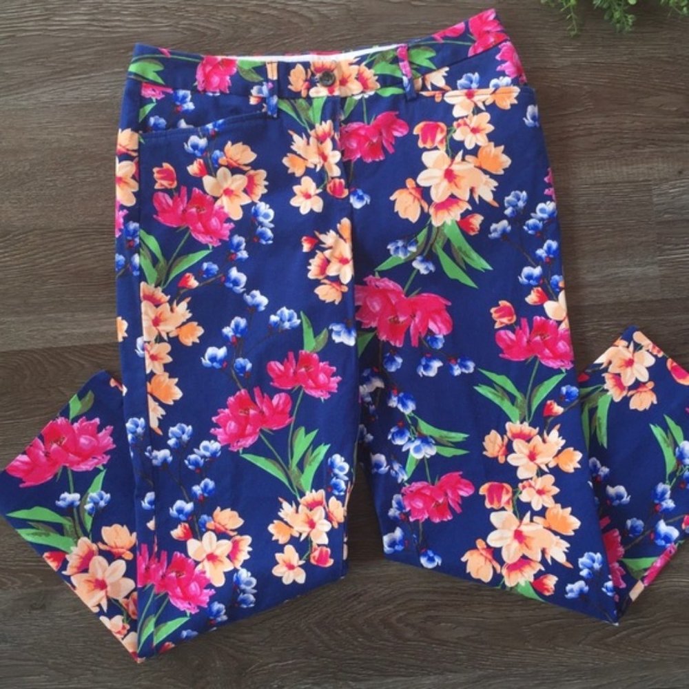 Lands’ End Floral Capris Blue Women’s Size 4